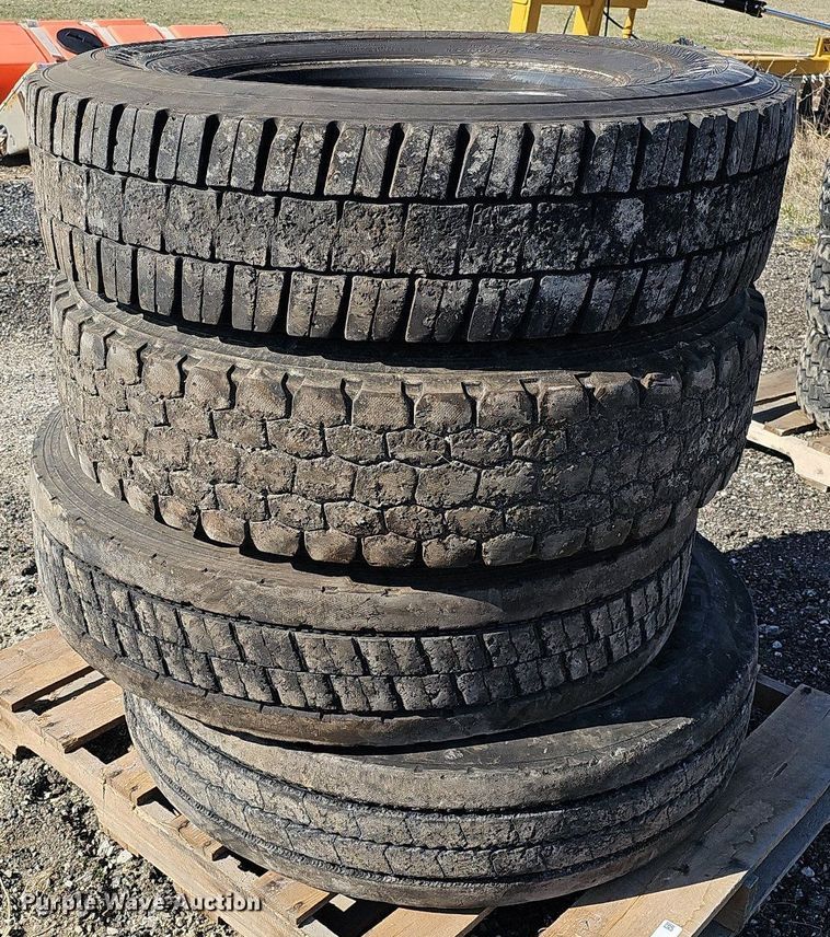 image for item MC9774 (4) General Tire 11R22.5 tires