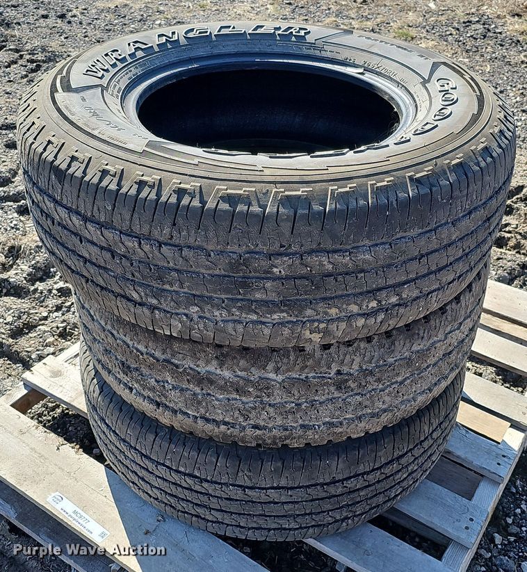 image for item MC9777 (3) 265/70R17 tires