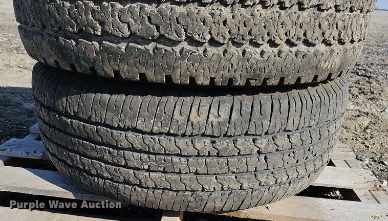 image for item MC9777 (3) 265/70R17 tires