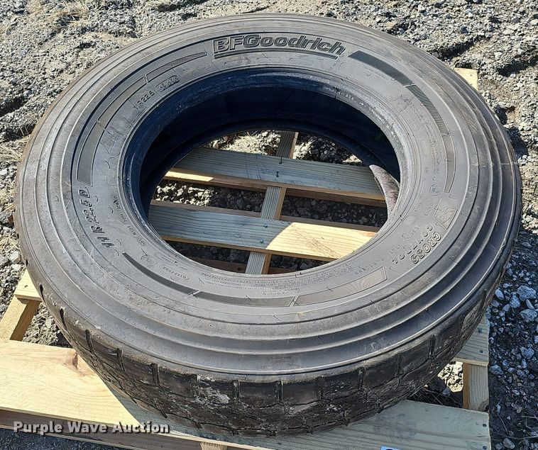 image for item MC9778 BF Goodrich 11R22.5 tire