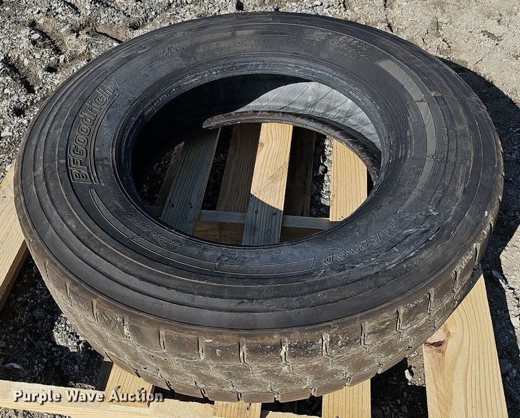 image for item MC9778 BF Goodrich 11R22.5 tire