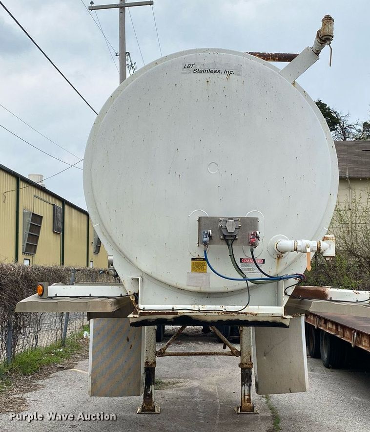 image for item MG9783 2005 LBT Stainless  tank trailer
