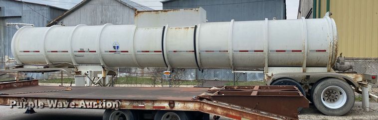 image for item MG9783 2005 LBT Stainless  tank trailer