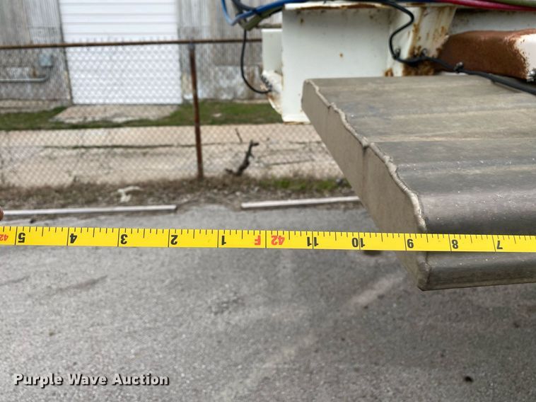 image for item MG9783 2005 LBT Stainless  tank trailer