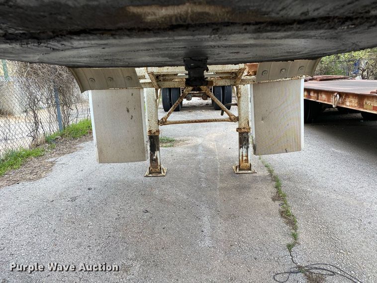 image for item MG9783 2005 LBT Stainless  tank trailer