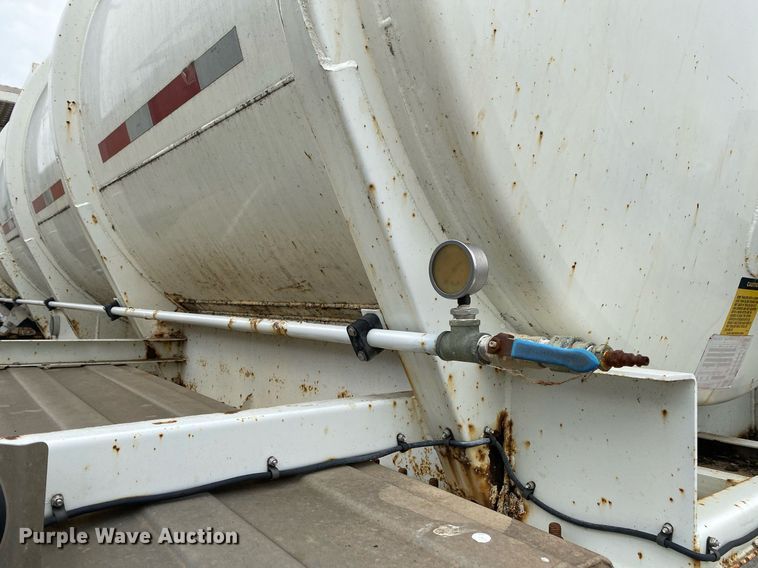 image for item MG9783 2005 LBT Stainless  tank trailer