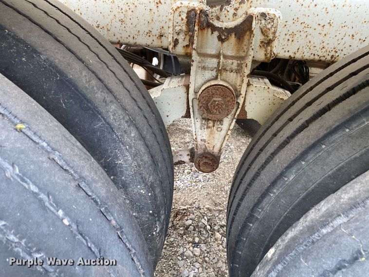 image for item MG9783 2005 LBT Stainless  tank trailer