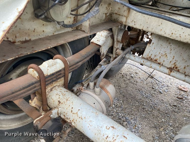 image for item MG9783 2005 LBT Stainless  tank trailer