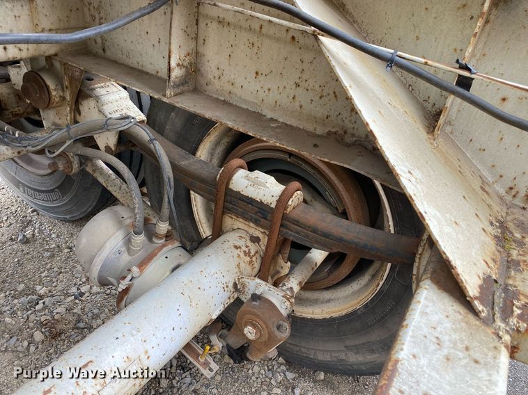 image for item MG9783 2005 LBT Stainless  tank trailer