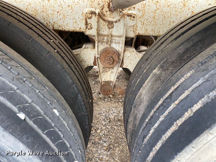 image for item MG9783 2005 LBT Stainless  tank trailer