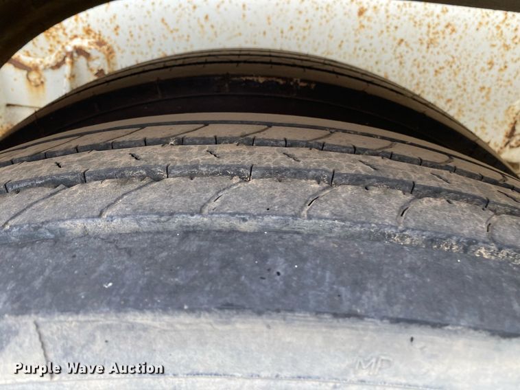 image for item MG9783 2005 LBT Stainless  tank trailer