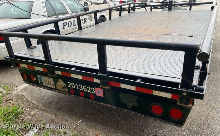 image for item MG9785 2013 PJ  flatbed trailer