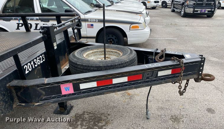 image for item MG9785 2013 PJ  flatbed trailer