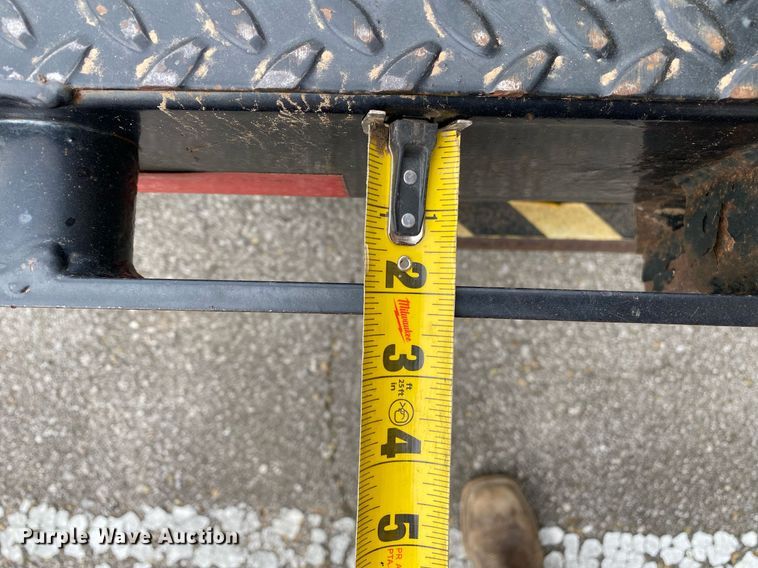 image for item MG9785 2013 PJ  flatbed trailer