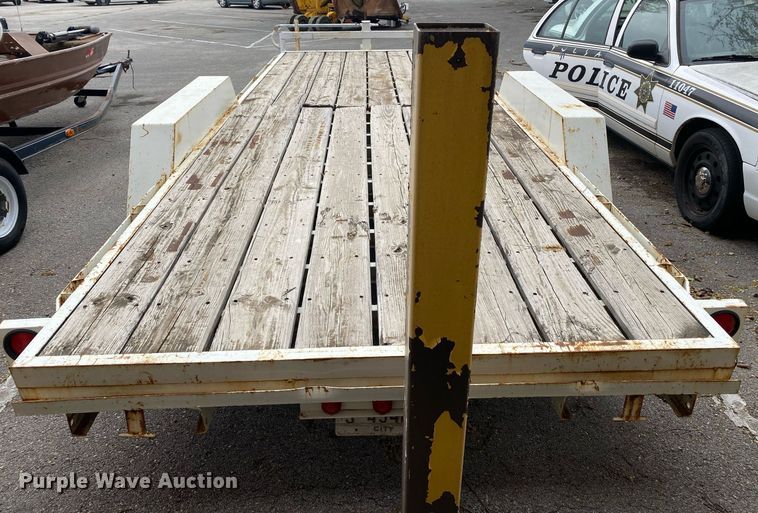 image for item MG9786 2000 Starlite 83-H206CR  equipment trailer