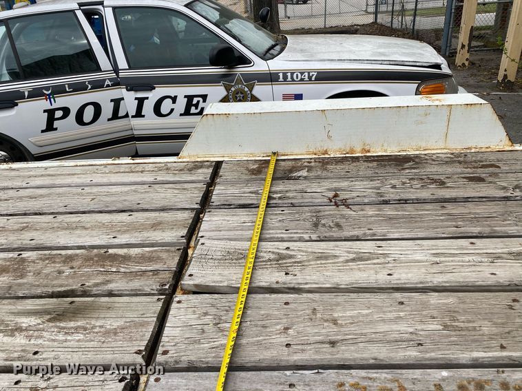 image for item MG9786 2000 Starlite 83-H206CR  equipment trailer