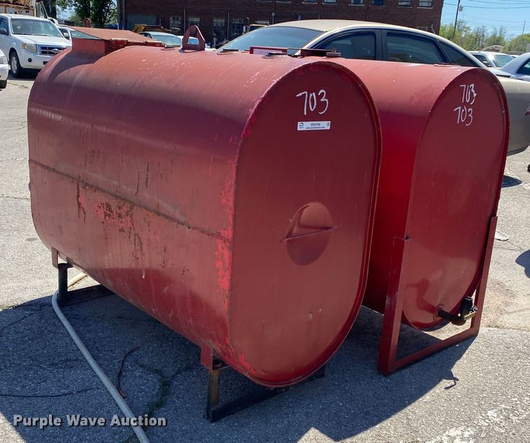 image for item MG9789 (2) oil tanks