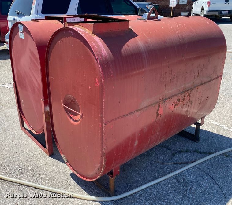 image for item MG9789 (2) oil tanks