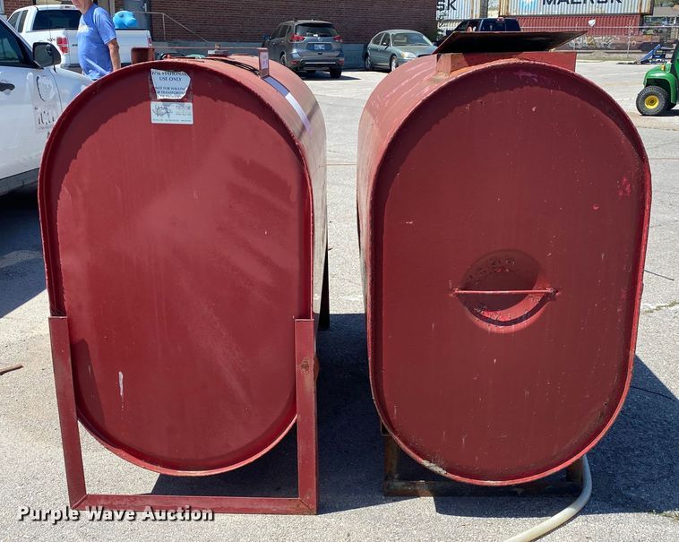 image for item MG9789 (2) oil tanks