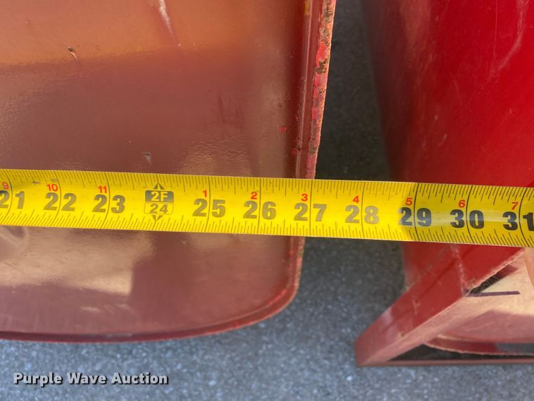 image for item MG9789 (2) oil tanks