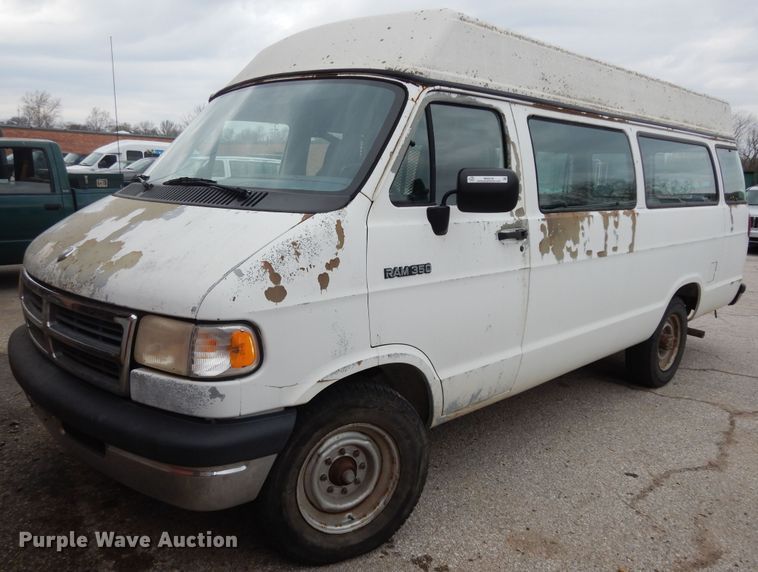 image for item MI9318 1994 Dodge Ram Wagon B350  handicap accessible van