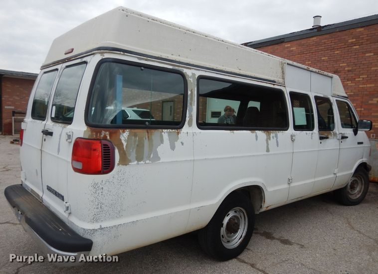image for item MI9318 1994 Dodge Ram Wagon B350  handicap accessible van