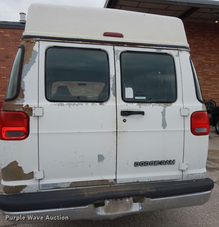image for item MI9318 1994 Dodge Ram Wagon B350  handicap accessible van