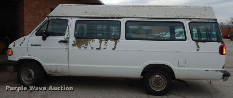 image for item MI9318 1994 Dodge Ram Wagon B350  handicap accessible van