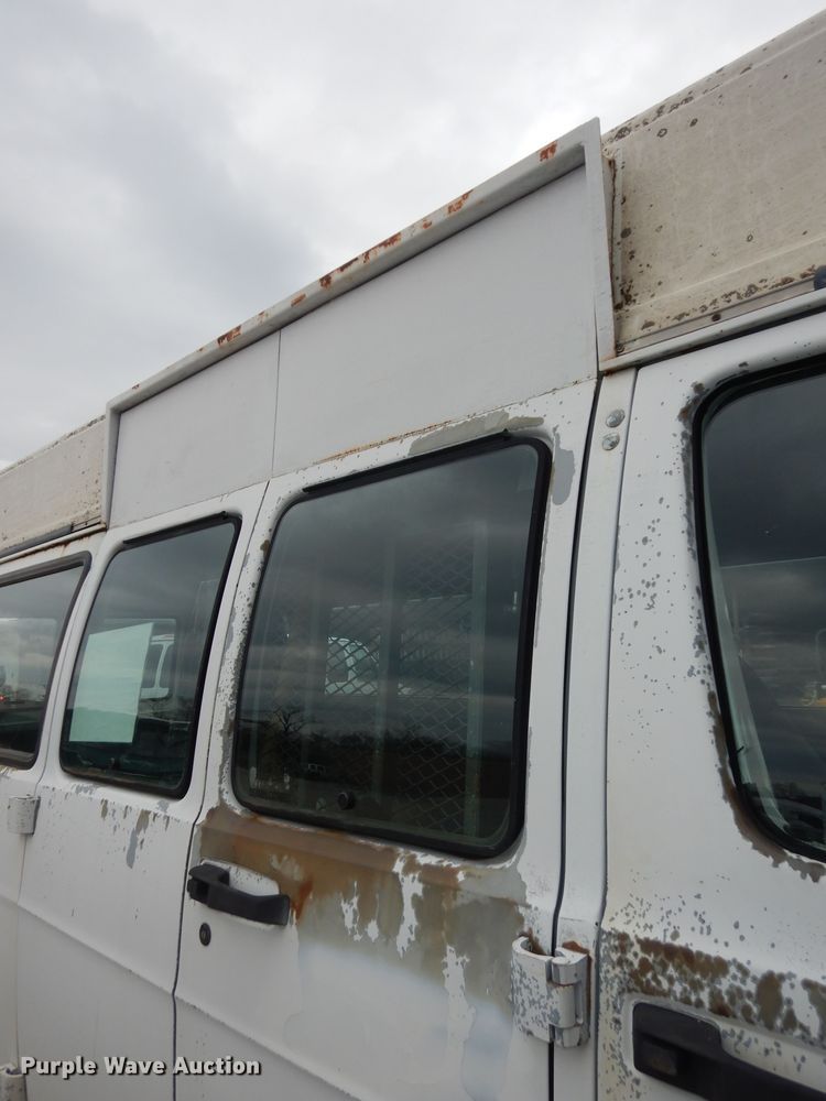 image for item MI9318 1994 Dodge Ram Wagon B350  handicap accessible van