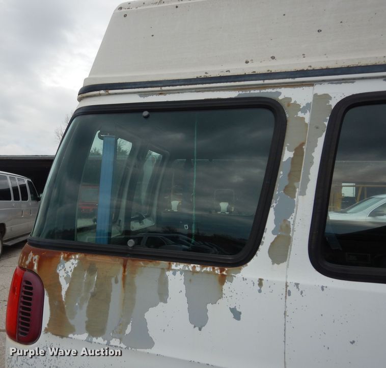 image for item MI9318 1994 Dodge Ram Wagon B350  handicap accessible van