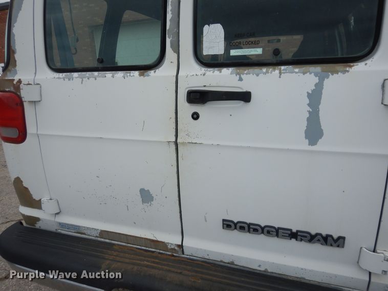 image for item MI9318 1994 Dodge Ram Wagon B350  handicap accessible van