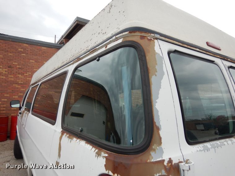 image for item MI9318 1994 Dodge Ram Wagon B350  handicap accessible van