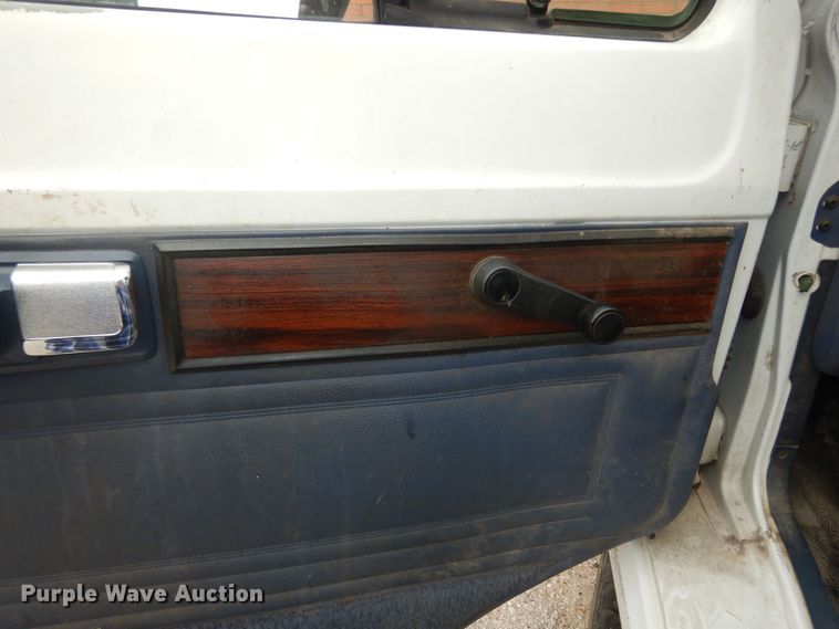 image for item MI9318 1994 Dodge Ram Wagon B350  handicap accessible van