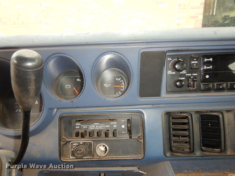 image for item MI9318 1994 Dodge Ram Wagon B350  handicap accessible van