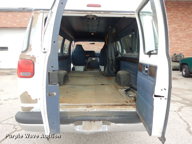 image for item MI9318 1994 Dodge Ram Wagon B350  handicap accessible van
