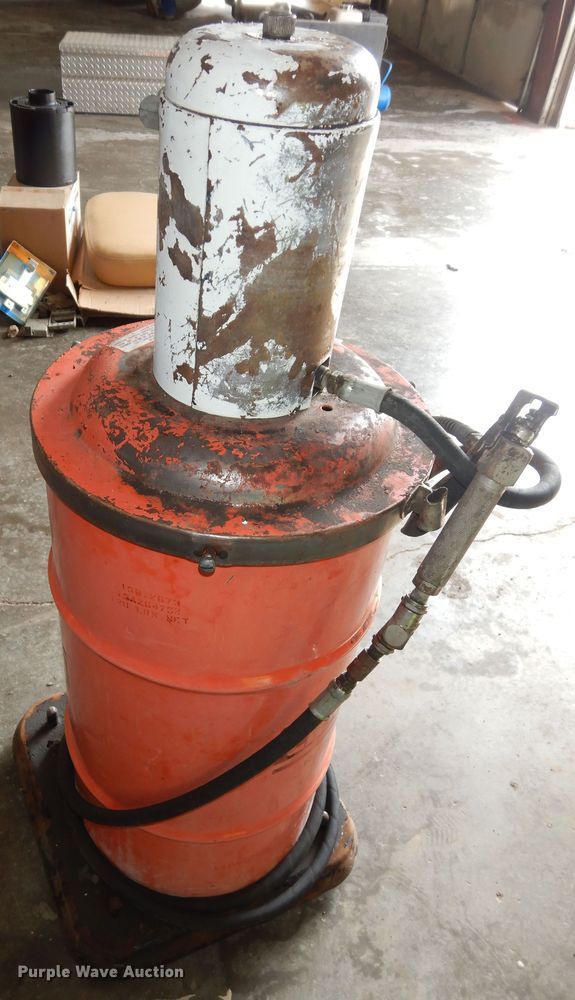 image for item MI9334 Champion  greaser