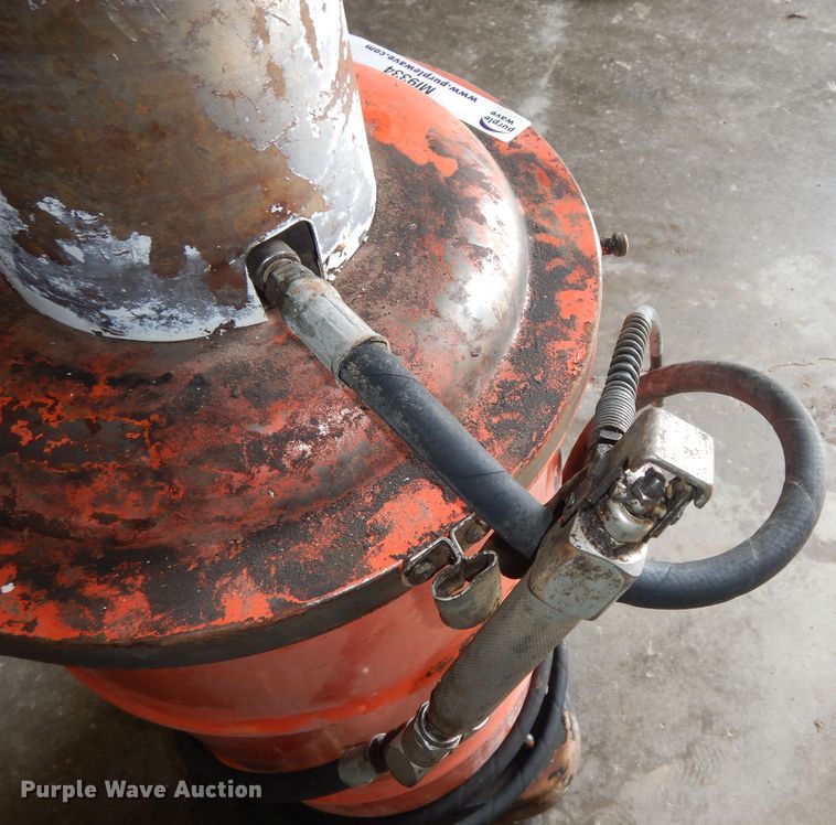 image for item MI9334 Champion  greaser