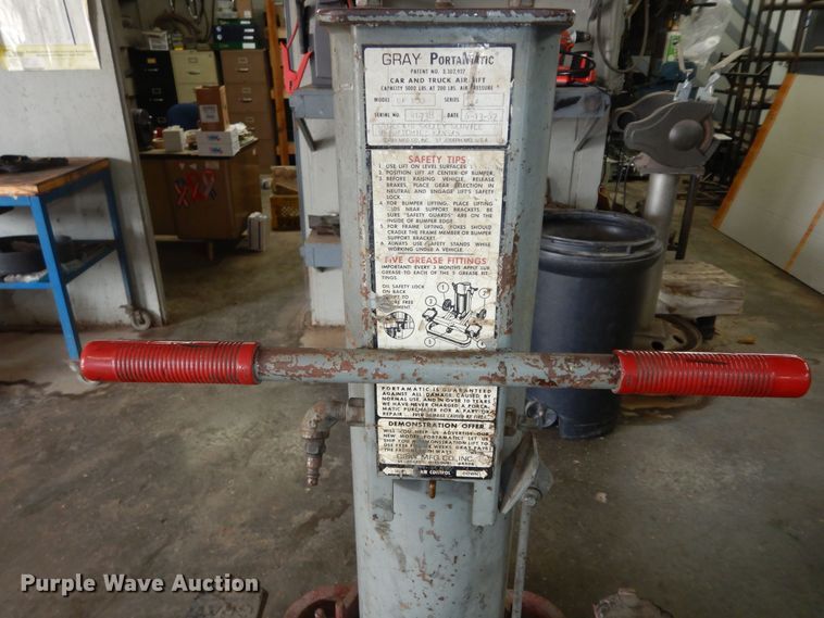 image for item MI9337 1967 Gray PortaMatic BF-100  jack