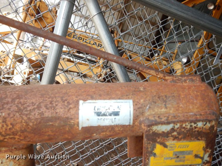 image for item MI9348 Napa  engine hoist