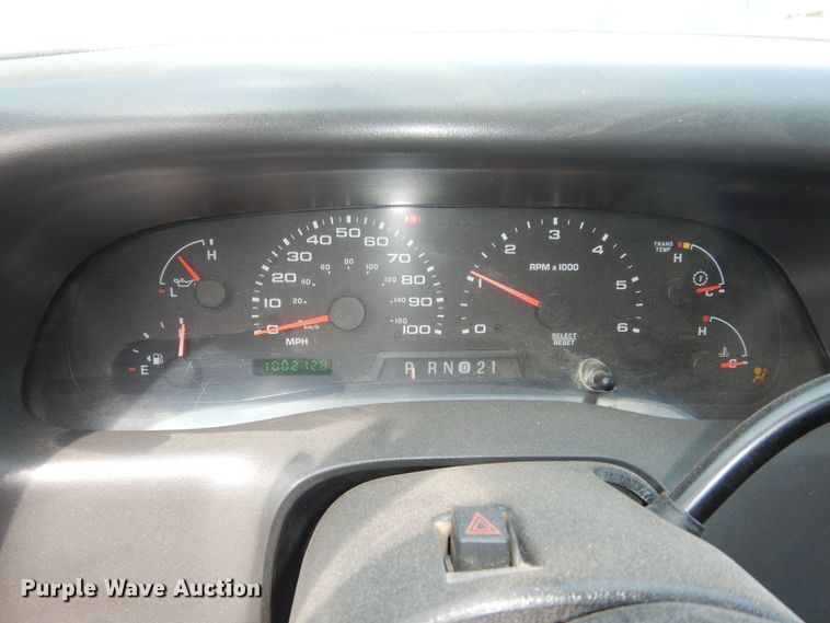 image for item MI9352 2002 Ford F350 Super Duty XL  Crew Cab flatbed pickup truck