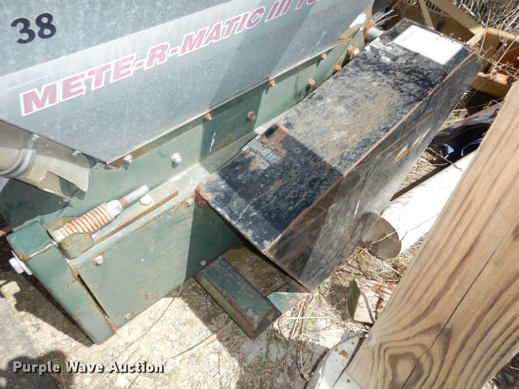 image for item MI9356 Turfco F12D  top dresser