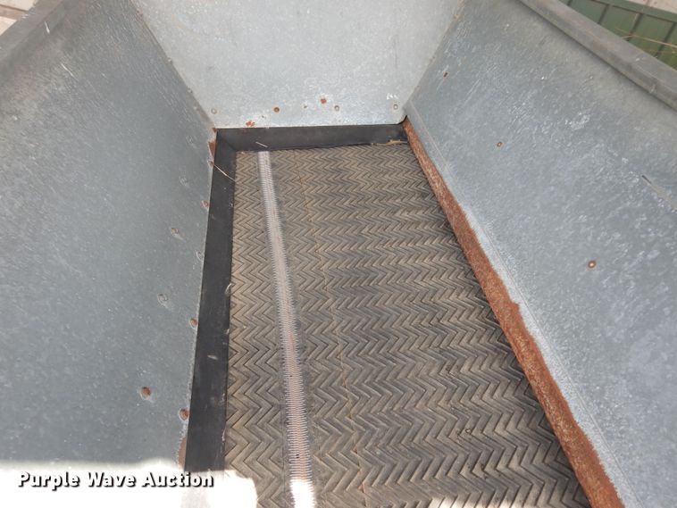 image for item MI9356 Turfco F12D  top dresser