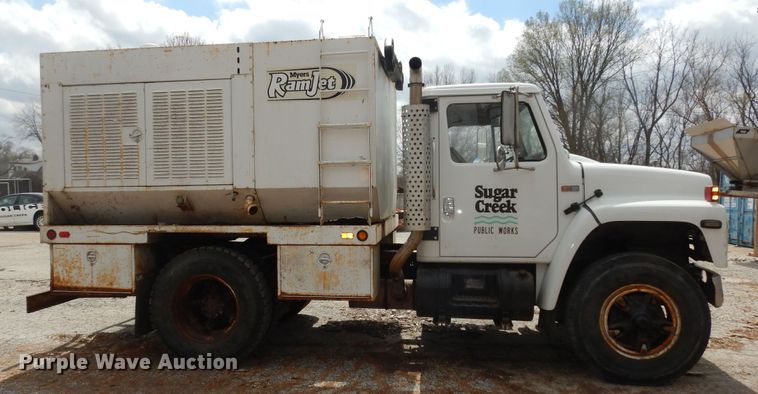 image for item MI9357 1984 International Harvester 1954  sewer jetter truck