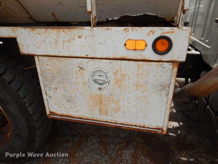 image for item MI9357 1984 International Harvester 1954  sewer jetter truck