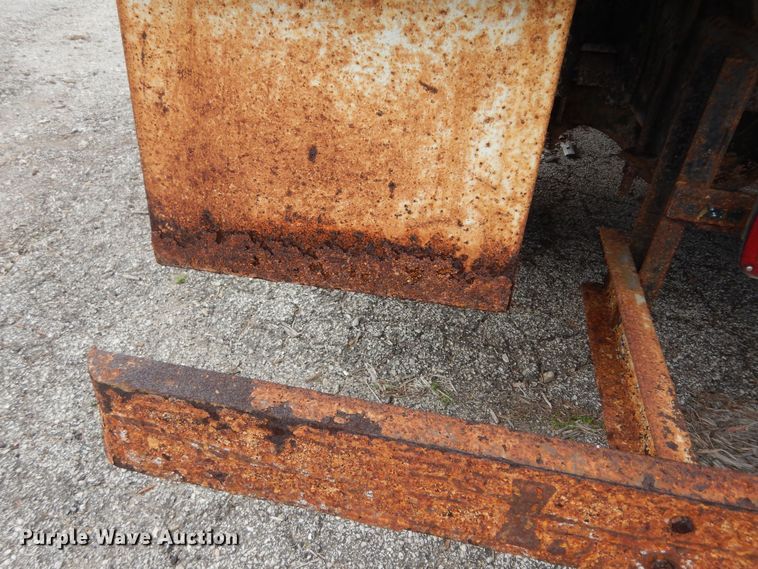 image for item MI9357 1984 International Harvester 1954  sewer jetter truck