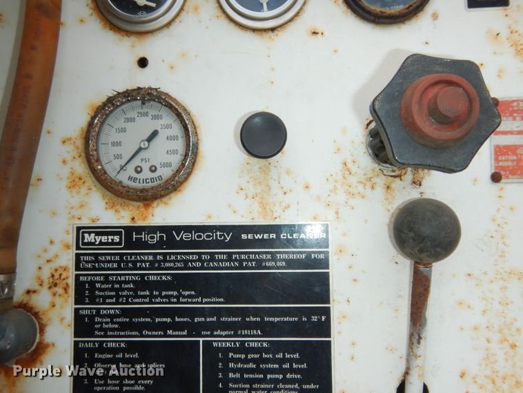 image for item MI9357 1984 International Harvester 1954  sewer jetter truck