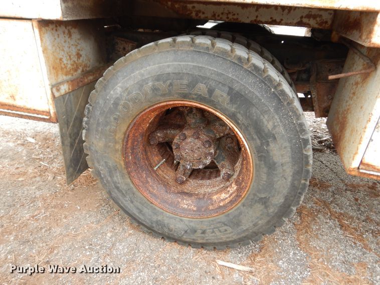 image for item MI9357 1984 International Harvester 1954  sewer jetter truck