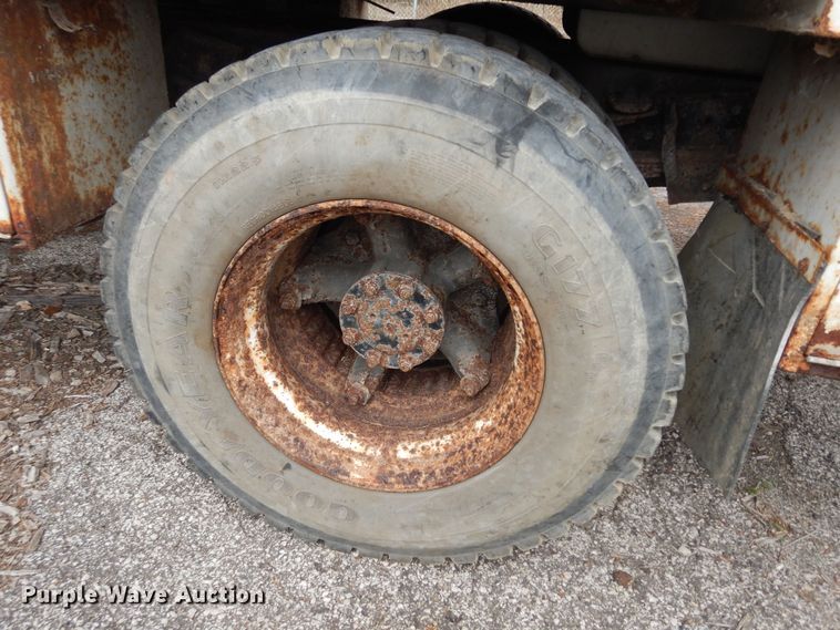 image for item MI9357 1984 International Harvester 1954  sewer jetter truck