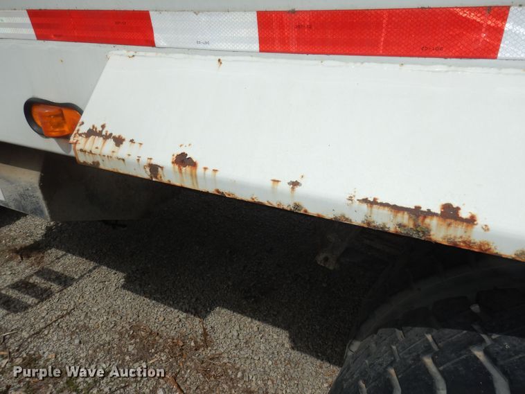 image for item MI9358 1994 International 4900  refuse truck