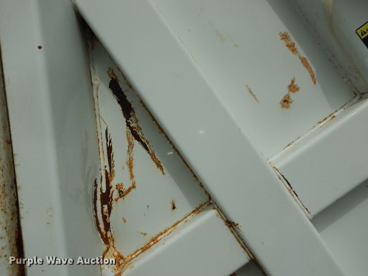 image for item MI9358 1994 International 4900  refuse truck